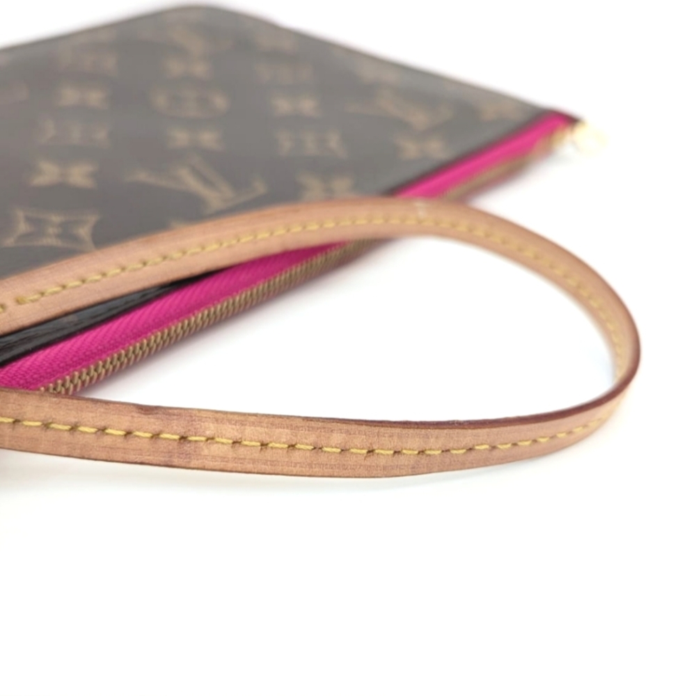 ✨️Authentic Louis Vuitton Wristlet MM Monogram Clutch Bag - Picture 11 of 14